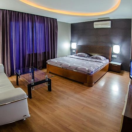 Hotrent Pechersk Lesy 20/22 基輔 外观 照片