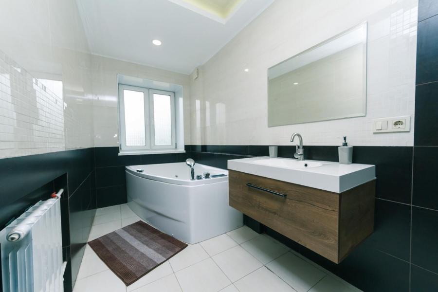 Hotrent Pechersk Lesy 20/22 基輔 外观 照片
